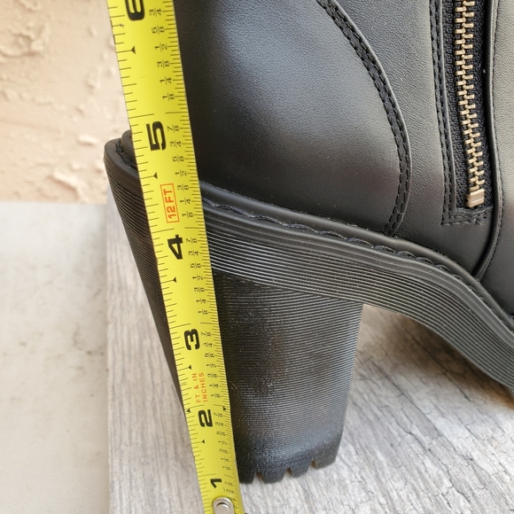 Dr martens black leather heeled boot sz 10 - Picture 11 of 12